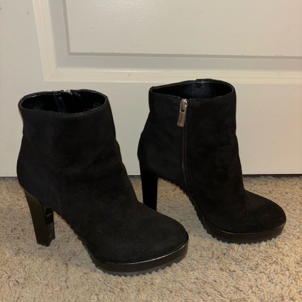 Jennifer Lopez black booties